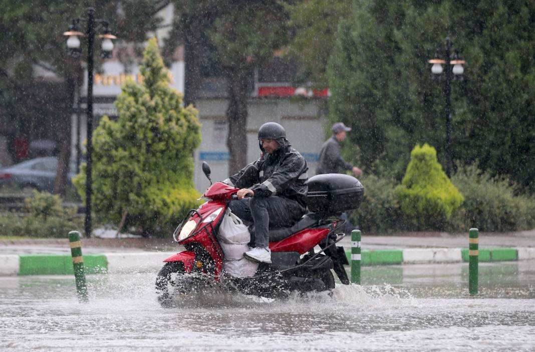 Edirne ve Kırklareli’ni sağanak vurdu: Vatandaşlar zor anlar yaşadı 10